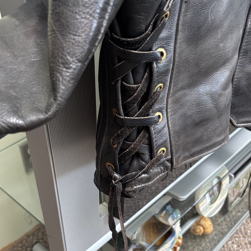 California Creations Women's Black Leather Jacket - Picture 5 of 15
